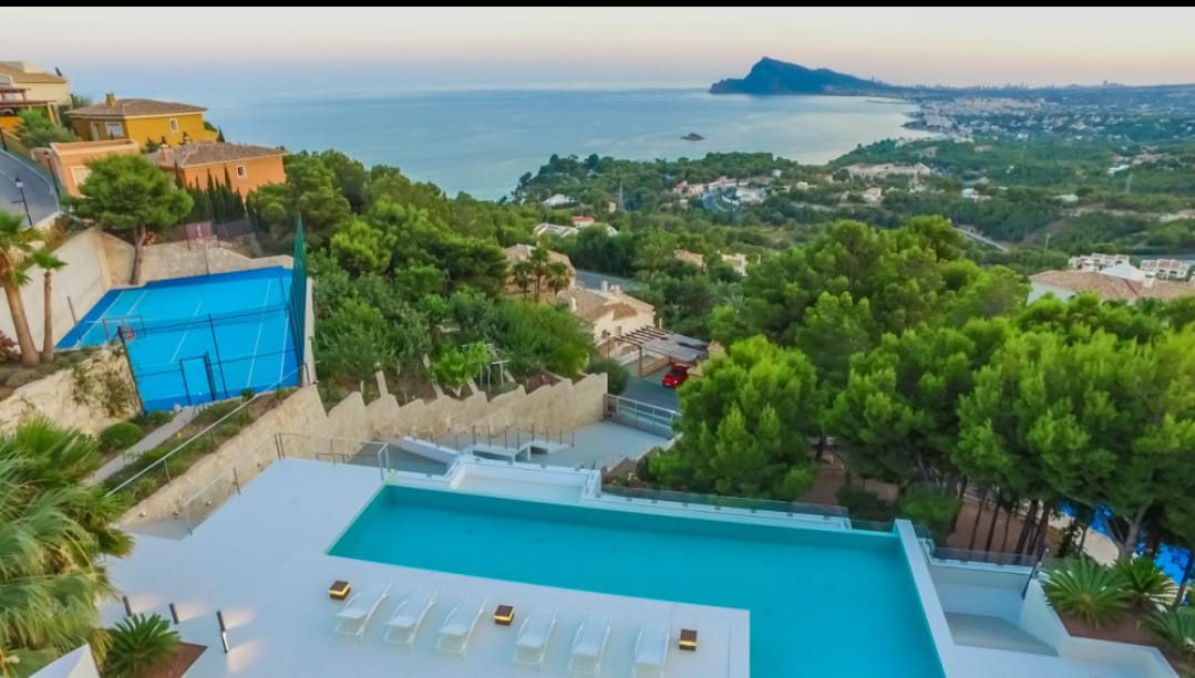 Super luxury villa with panoramic sea views