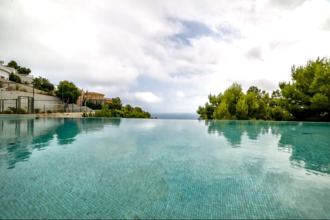 Super Luxusvilla mit Panoramablick auf das Meer